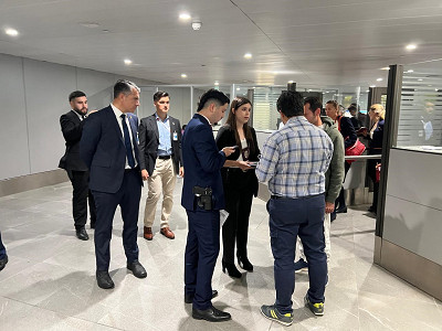 Fiscalía acusó por tres delitos a ciudadano iraní detenido con documentos falsificados en aeropuerto de Santiago