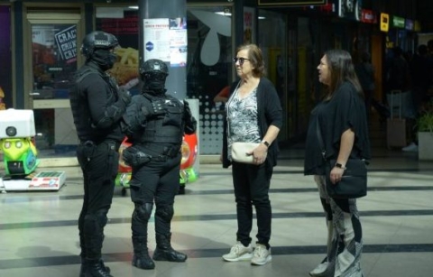 Positiva recepción de turistas y locatarios genera implementación de guardias tácticos en Terminal de Buses de Viña del Mar