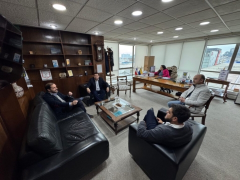 Alcaldes de Concepción y Providencia comparten experiencias en seguridad y emprendimiento