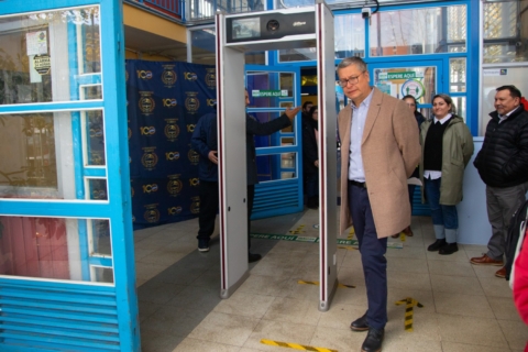 Temuco defiende pórtico escolar tras millonaria multa