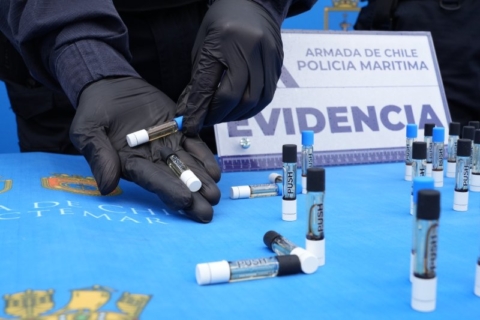 Armada impide envío de droga líquida a Rapa Nui