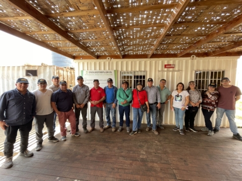 Arica y Parinacota: Llegaron desde El Maule a conocer la experiencia de la agricultura en el desierto