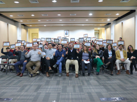 Cerca de un centenar de vecinos de Rengo se certifican en programa de emprendimiento