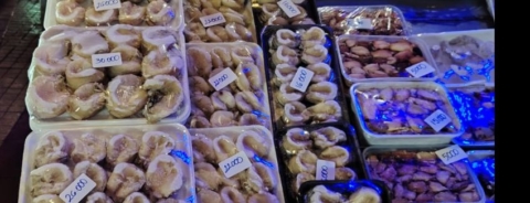 Detectan venta ilegal de merluza y locos en feria Angelmó Detectan venta ilegal de merluza y locos en feria Angelmó