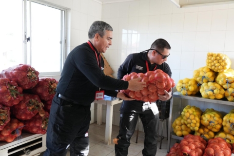 Convierten incautaciones de comercio ilegal en ayuda solidaria para hogares y fundaciones de Talca