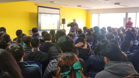 Rengo implementa talleres preventivos sobre violencia escolar y porte de armas en colegios
