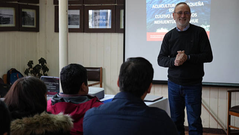 Gobernador Saffirio y emprendedores de Nehuentúe se reúnen para impulsar el desarrollo de la mitilicultura Gobernador Saffirio y emprendedores de Nehuentúe se reúnen para impulsar el desarrollo de la mitilicultura