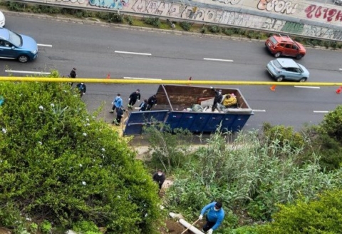 Viña del Mar retira rucos en ladera de Caleta Abarca