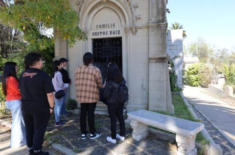 Viña del Mar realiza cobro ''simbólico'' para ingresar en vehículo a campo santo este fin de semana