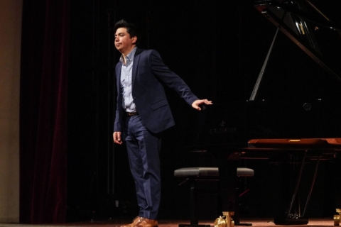 Concierto de Marco Antonio Cuevas llena el Teatro Municipal de Punta Arenas Concierto de Marco Antonio Cuevas llena el Teatro Municipal de Punta Arenas