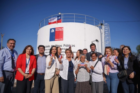 Entregan nuevo sistema de agua potable en María Pinto