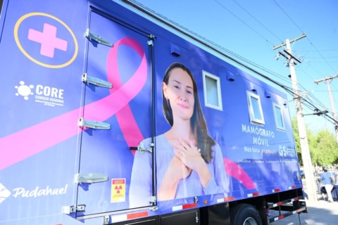 Inauguran mamógrafo móvil gratuito en Pudahuel para la detección temprana del cáncer de mama