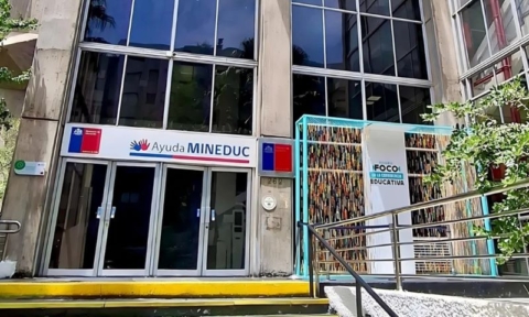 Destituyen a cinco funcionarios del Ministerio de Educación por irregularidades en certificados de estudio Destituyen a cinco funcionarios del Ministerio de Educación por irregularidades en certificados de estudio