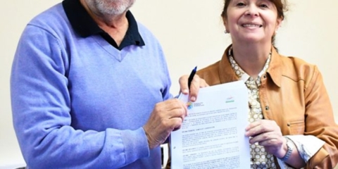 Desde Suiza donan a Dalcahue 33 catres clínicos, sillas de ruedas y otros insumos médicos