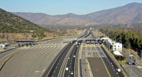 Activan plan de contingencia en carreteras y aeropuerto por fin de semana largo Activan plan de contingencia en carreteras y aeropuerto por fin de semana largo