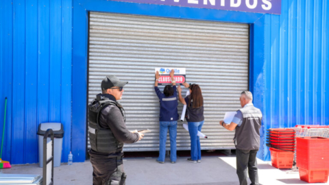 Clausuran dos malls chinos en Ovalle por funcionar sin patente ni permisos vigentes Clausuran dos malls chinos en Ovalle por funcionar sin patente ni permisos vigentes