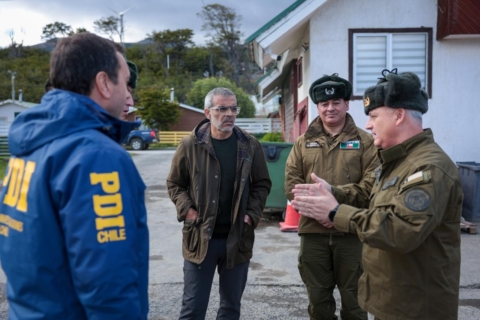 Ministro de Seguridad Pública visita unidades policiales en zonas extremas de Magallanes y la Antártica Chilena