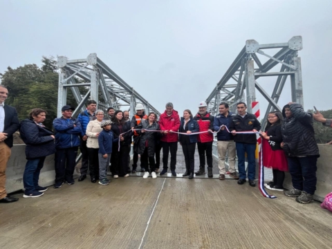 Inauguran puente El Negro en Chaitén y mejoran conectividad en la Ruta W-807