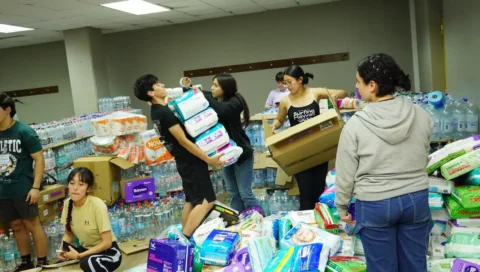 Temuco envía más de 70 toneladas de ayuda a familias afectadas por los incendios en Biobío y Ñuble Temuco envía más de 70 toneladas de ayuda a familias afectadas por los incendios en Biobío y Ñuble