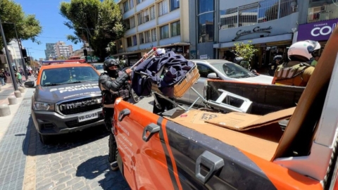 Municipio de Viña del Mar cursa cerca de 100 infracciones por comercio irregular en periodo estival