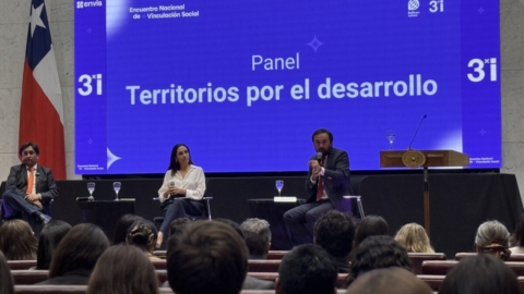 “Si el nivel central confiara más en las regiones, Chile avanzaría a paso más firme”