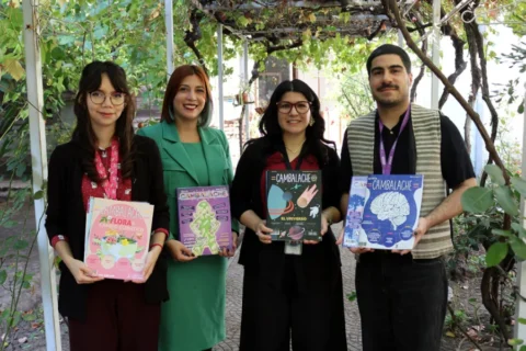 USACh entrega revista educativa para aprendizaje de niños hospitalizados