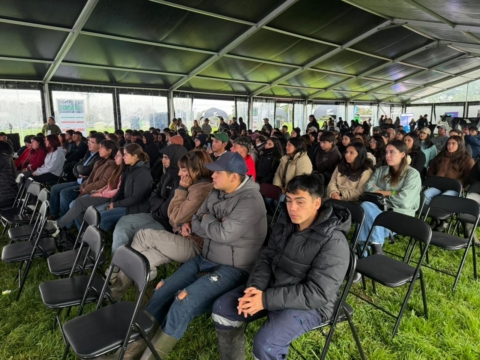 Estudiantes del CFT Estatal de Los Ríos participan en encuentro internacional agrícola