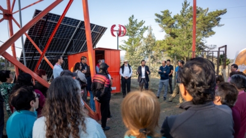 Proyecto pionero incorpora energía solar y eólica para asegurar suministro de agua potable rural