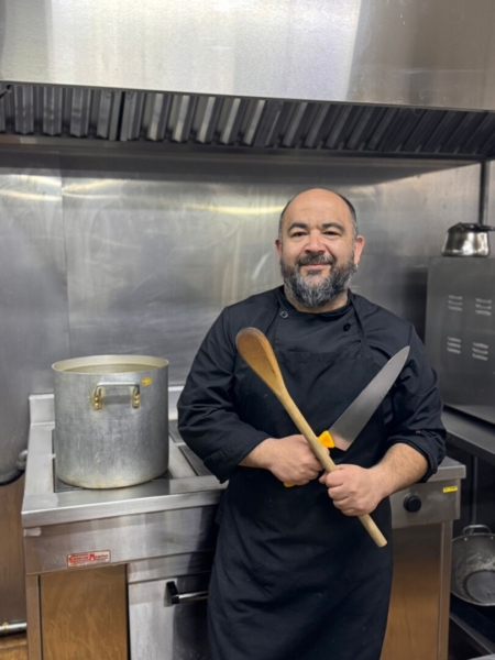 De la cocina al hielo: el chef que alimenta a la ciencia en la Antártica
