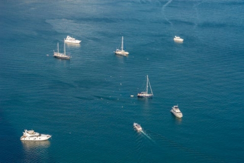 Israel intercepta flotilla con ayuda a Gaza y traslada activistas a Grecia