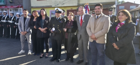 Dalcahue conmemoró las Glorias Navales con desfile y reconocimiento a vecinos