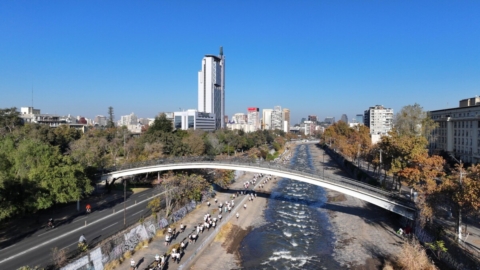 Corrida por el Mapocho reunió a miles de personas en Santiago