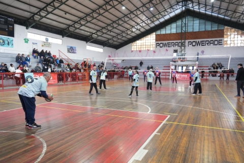 Talca inicia primera liga comunal de Newcom para personas mayores de 60 años