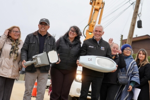 Proyecto de recambio de luminarias en Pichilemu alcanza 82% de avance