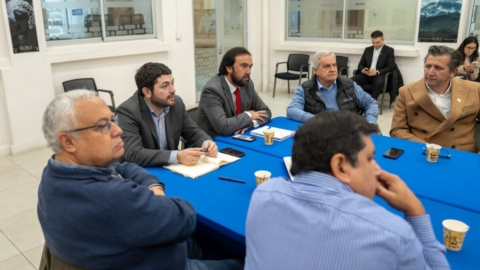 Gremios productivos y turísticos respaldan impulso a aeropuerto en Ñuble