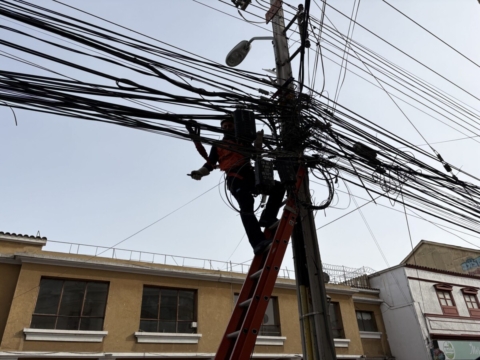 Inician en La Serena plan de retiro de cables en desuso que intervendrá 2.848 puntos en la Región de Coquimbo