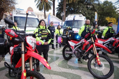 Valparaíso incorpora motos de rescate y ambulancias para reforzar atención de emergencias en cerros y sectores alejados