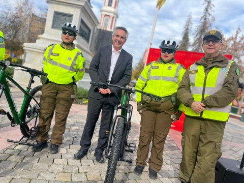 Rancagua entrega bicicletas a Carabineros para reforzar seguridad en el centro