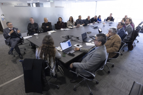 Presentan plan para ampliar formación de especialistas médicos en Chile
