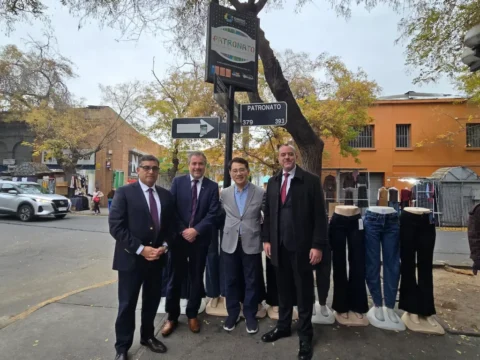 Impulsan trabajo colaborativo para fortalecer el comercio del barrio Patronato en Recoleta