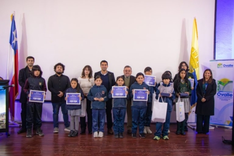 Ovalle premia a sus estudiantes en Tercer Concurso de Creación Artística