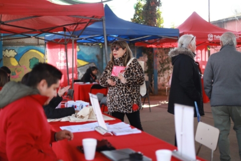 Municipio de Talca acerca servicios a vecinos mediante operativo en terreno