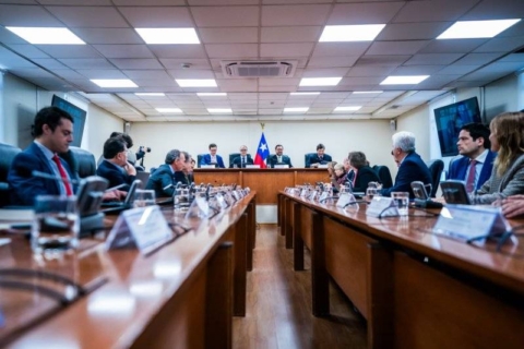 Gobierno activa mesa público-privada para resguardar exportaciones chilenas ante medidas comerciales de EE.UU.
