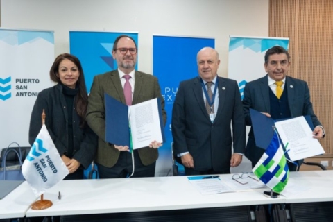 Puerto San Antonio firma crédito CAF de US$50 millones para avanzar en Puerto Exterior