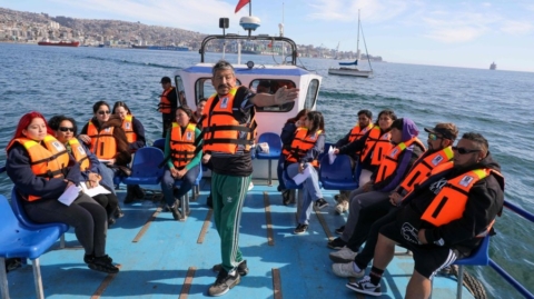 Puerto Valparaíso capacita a guías para mejorar recorridos por la bahía
