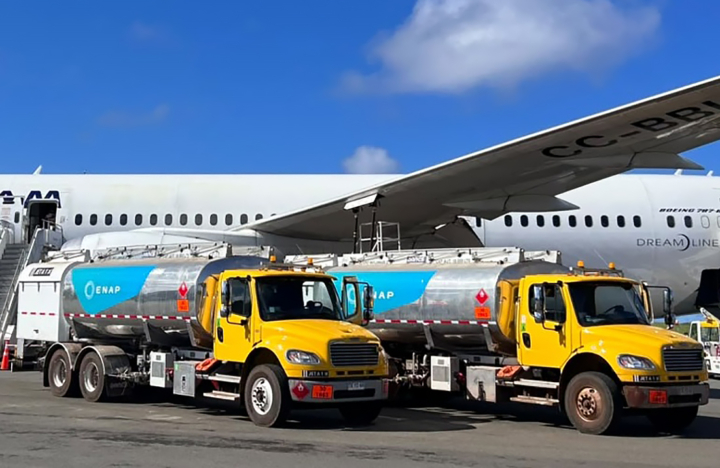 Enap incorpora dos nuevos camiones para reforzar abastecimiento de combustible en Rapa Nui