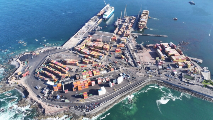 Puerto de Iquique aumenta movimiento de carga durante el primer semestre