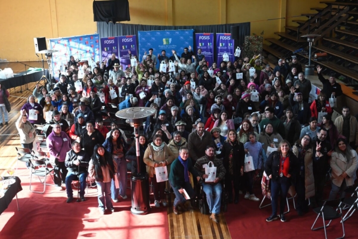 Emprendedores del Ranco reciben apoyo para fortalecer sus negocios