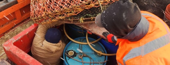 Fiscalización detecta 1.000 metros de redes centolleras ocultas durante inicio de temporada en Puerto Natales