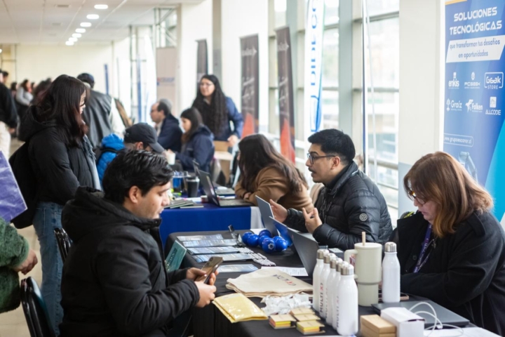 Feria Laboral Inclusiva reunió ofertas de empleo para personas con discapacidad en Puerto Montt